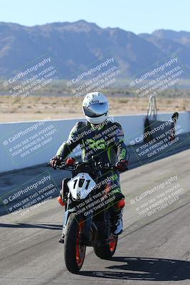 media/Dec-01-2025-Moto Forza (Mon) [[2daa91e15f]]/4-Around the Pits/